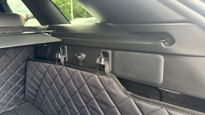 Land Rover Range Rover Velar 3.0 D300 MHEV Belgravia Edition 5dr Auto Diesel Estate - Image 28